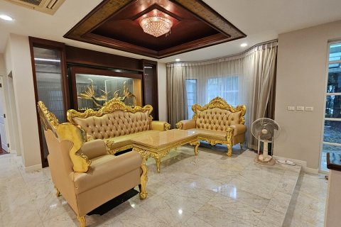 บ้านในจตุจักร, กรุงเทพฯ, ประเทศไทย 4 ห้องนอน № 201138 - รูปถ่าย 13