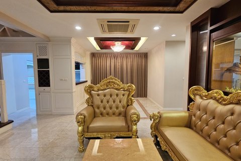 บ้านในจตุจักร, กรุงเทพฯ, ประเทศไทย 4 ห้องนอน № 201138 - รูปถ่าย 11