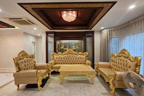 บ้านในจตุจักร, กรุงเทพฯ, ประเทศไทย 4 ห้องนอน № 201138 - รูปถ่าย 12