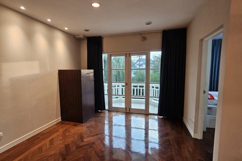 บ้านในจตุจักร, กรุงเทพฯ, ประเทศไทย 4 ห้องนอน № 201138 - รูปถ่าย 15