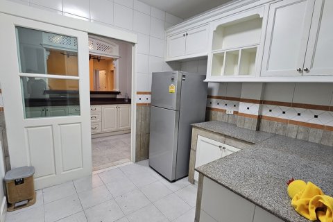 บ้านในจตุจักร, กรุงเทพฯ, ประเทศไทย 4 ห้องนอน № 201138 - รูปถ่าย 10