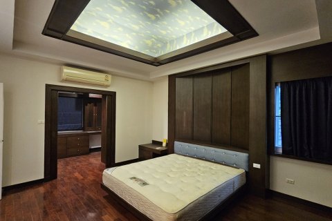 บ้านในจตุจักร, กรุงเทพฯ, ประเทศไทย 4 ห้องนอน № 201138 - รูปถ่าย 20