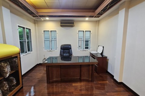 บ้านในจตุจักร, กรุงเทพฯ, ประเทศไทย 4 ห้องนอน № 201138 - รูปถ่าย 23