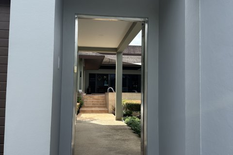 Villa in Phuket, Thailand 3 bedrooms № 135437 - photo 19