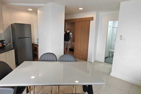 Кондоминиум с 2 спальнями в Ваттхане, Бангкок, Таиланд № 135431 - фото 4