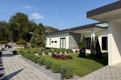 House in Hua Hin, Thailand 5 bedrooms № 180460