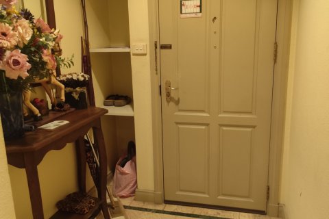 Studio in the Condo in Bang Rak, Bangkok, Thailand  № 152807 - photo 16