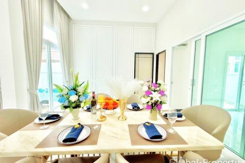 House in Pattaya, Thailand 3 bedrooms № 120163 - photo 20