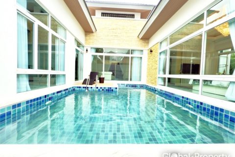House in Pattaya, Thailand 3 bedrooms № 120163 - photo 3