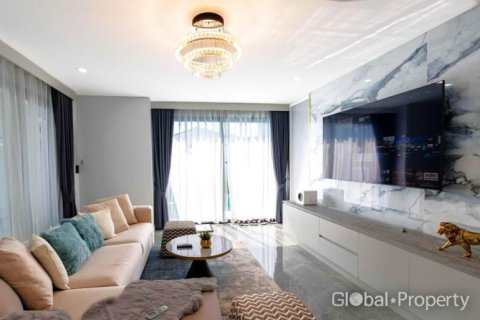 House in Pattaya, Thailand 5 bedrooms № 120160 - photo 12