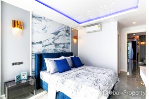 House in Pattaya, Thailand 5 bedrooms № 120160 - photo 13