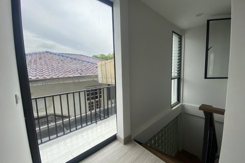 Таунхаус в Ваттхане, Бангкок, Таиланд с 3 спальнями  № 136970 - фото 21