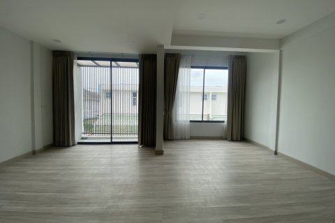 Таунхаус в Ваттхане, Бангкок, Таиланд с 3 спальнями  № 136970 - фото 14