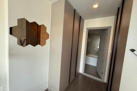 Studio in the Condo in Phra Khanong, Bangkok, Thailand  № 136968 - photo 11