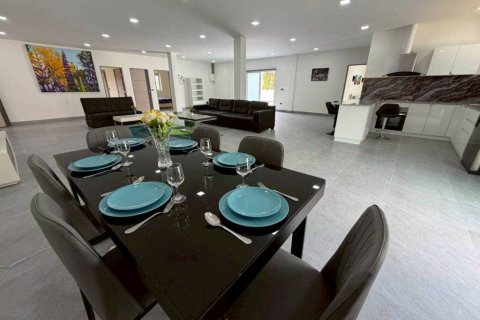 Maison à Pattaya, Thaïlande 5 chambres № 162424 - photo 4