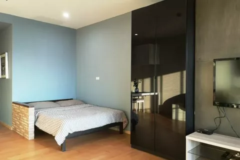 Studio in the Condo in Watthana, Bangkok, Thailand № 138951 - photo 2