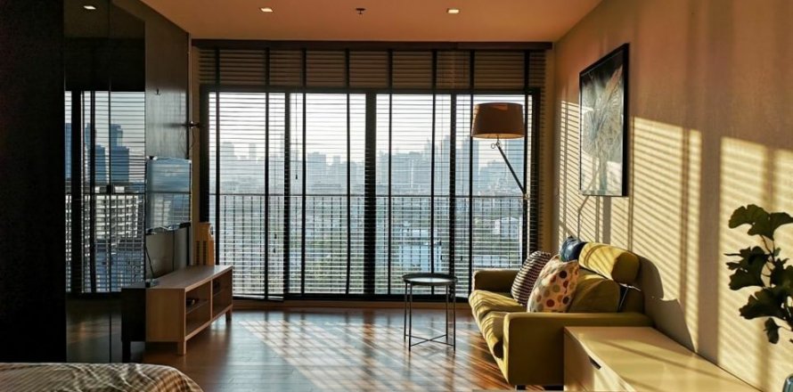 Studio dans le Condo à Watthana, Bangkok, Thaïlande  № 138951