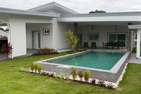Villa in Hua Hin, Thailand 3 bedrooms № 153374 - photo 2