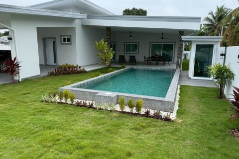 Villa in Hua Hin, Thailand 3 bedrooms № 153374 - photo 1