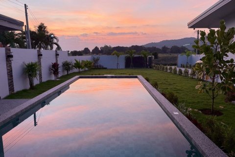 Villa in Hua Hin, Thailand 3 bedrooms № 153374 - photo 20