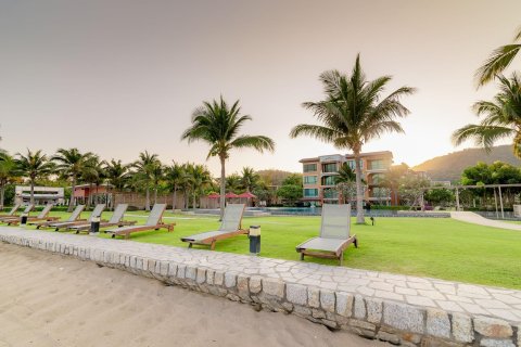 Condo in Hua Hin, Thailand, 2 bedrooms  № 168450 - photo 7