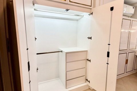 Studio in the Condo in Watthana, Bangkok, Thailand  № 150102 - photo 11