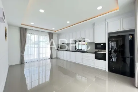 Casa de 3 dormitorios en Pattaya, Tailandia № 211134 - foto 7