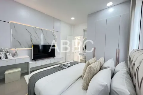 Casa de 3 dormitorios en Pattaya, Tailandia № 211134 - foto 8