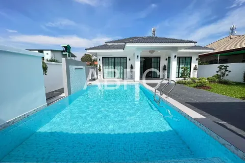 Casa de 3 dormitorios en Pattaya, Tailandia № 211134 - foto 14