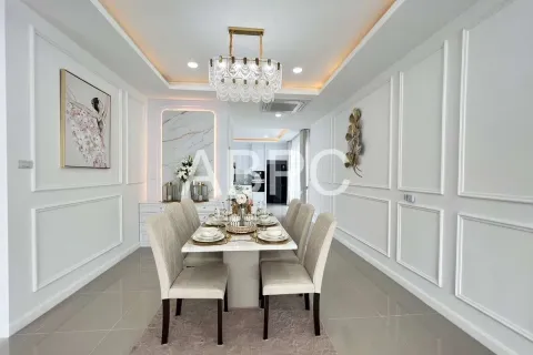 Casa de 3 dormitorios en Pattaya, Tailandia № 211134 - foto 18