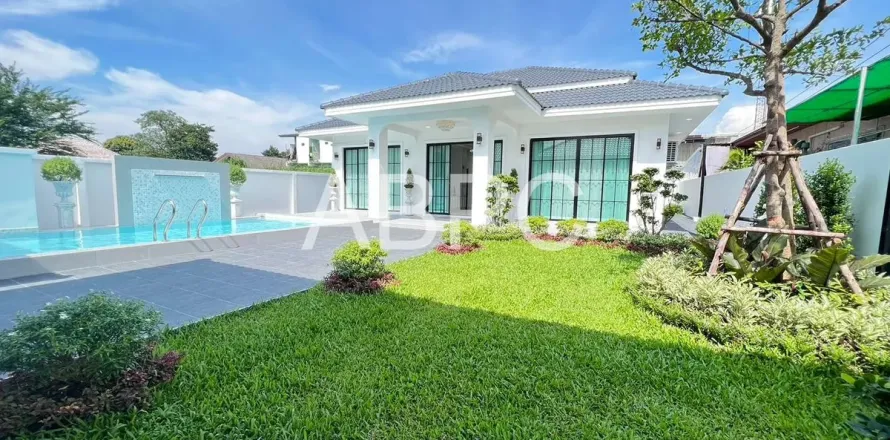 Casa de 3 dormitorios en Pattaya, Tailandia № 211134