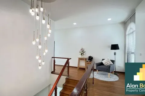 Casa de 5 dormitorios en Pattaya, Tailandia № 211136 - foto 12