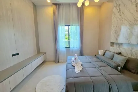 Casa de 5 dormitorios en Pattaya, Tailandia № 211136 - foto 27