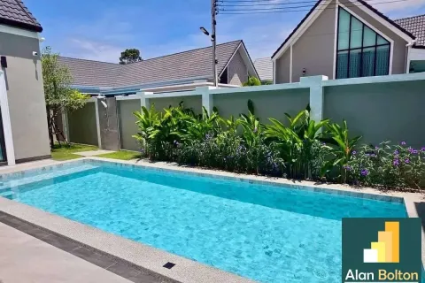 Casa de 4 dormitorios en Pattaya, Tailandia № 211137 - foto 4