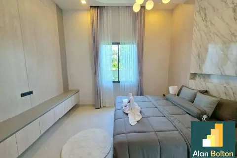 Casa de 4 dormitorios en Pattaya, Tailandia № 211137 - foto 9