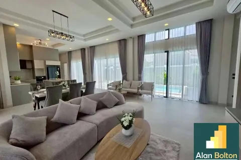Casa de 4 dormitorios en Pattaya, Tailandia № 211137 - foto 6