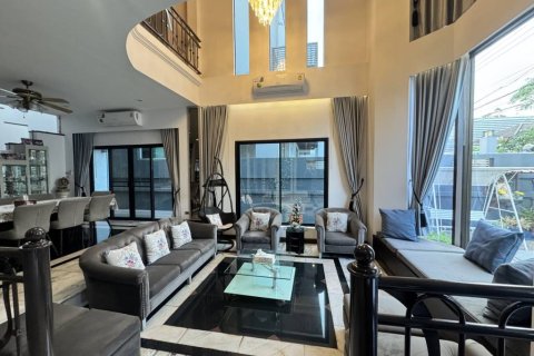 Дом в Суан Луанге, Бангкок, Таиланд с 5 спальнями  № 161461 - фото 2