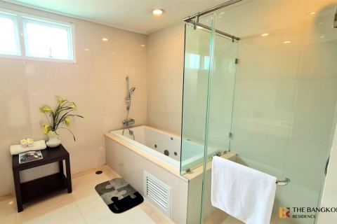 Condo in Bangkok, Thailand, 4 bedrooms № 189960