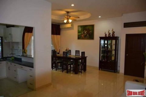 House on Jomtien Beach, Pattaya, Thailand 3 bedrooms № 193120 - photo 4
