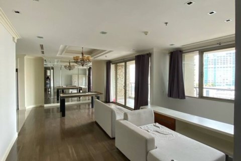 Condo in Khlong Toei, Bangkok, Thailand, 2 bedrooms  № 172764 - photo 7