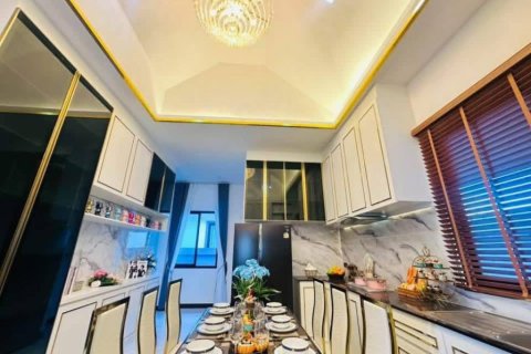 Villa in Pattaya, Thailand 3 bedrooms № 172761 - photo 9