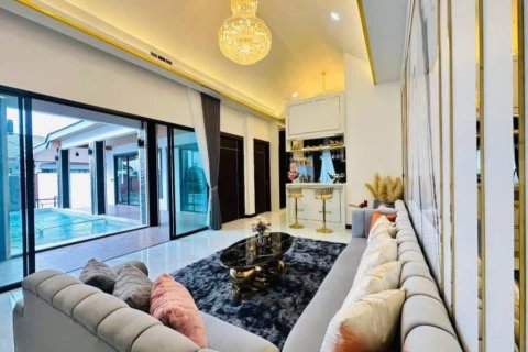 Villa in Pattaya, Thailand 3 bedrooms № 172761 - photo 4