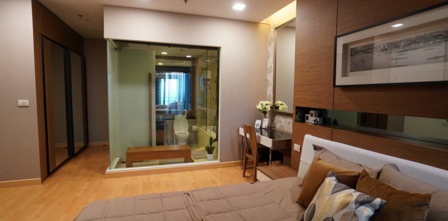 Condo in Khlong Toei, Bangkok, Thailand, 2 bedrooms  № 173489