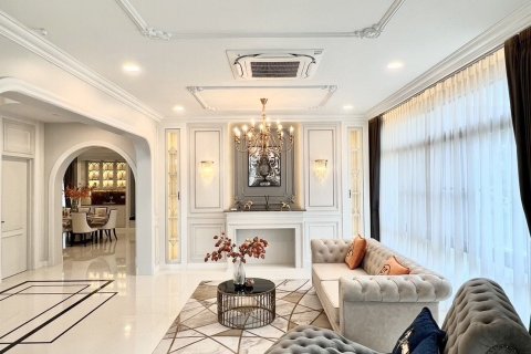 Maison à Saphan Sung, Bangkok, Thaïlande 5 chambres № 173486 - photo 3