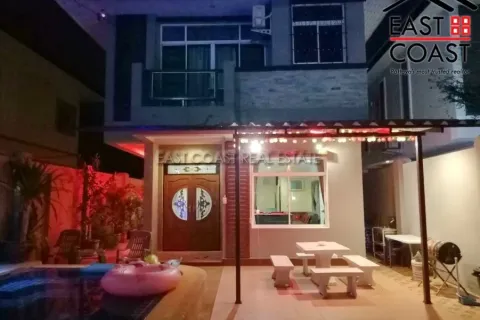 Casa de 4 dormitorios en Jomtien Beach, Pattaya, Tailandia № 213254 - foto 16