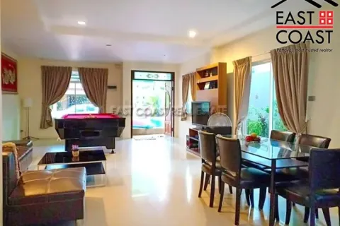 Casa de 4 dormitorios en Jomtien Beach, Pattaya, Tailandia № 213254 - foto 3