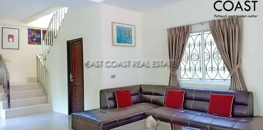 Casa de 4 dormitorios en Jomtien Beach, Pattaya, Tailandia № 213254