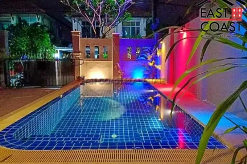 Casa de 4 dormitorios en Jomtien Beach, Pattaya, Tailandia № 213254 - foto 12