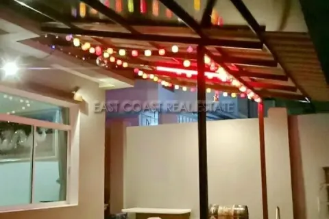 Casa de 4 dormitorios en Jomtien Beach, Pattaya, Tailandia № 213254 - foto 15