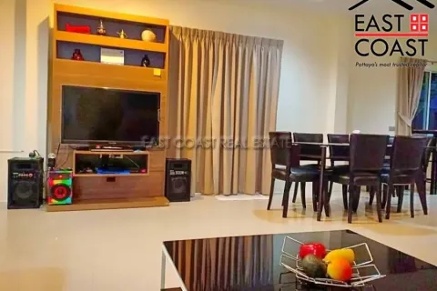 Casa de 4 dormitorios en Jomtien Beach, Pattaya, Tailandia № 213254 - foto 2